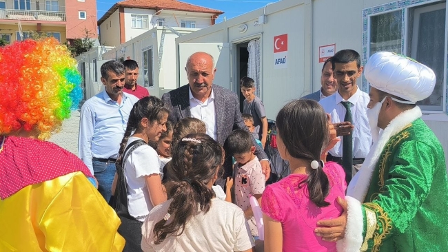 Depremzede çocuklar düzenlenen etkinlikle eğlendiler