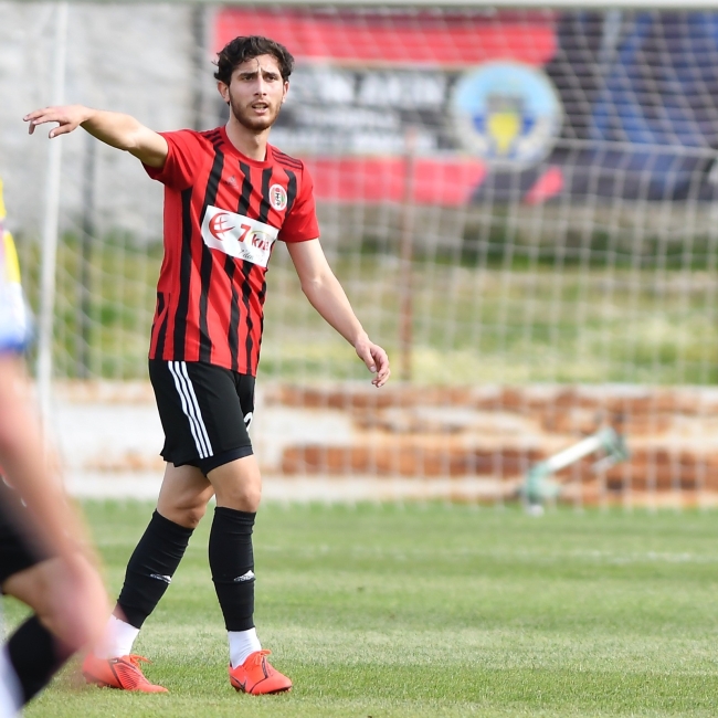 Turgutluspor 3 futbolcusu ile sözleşme uzattı