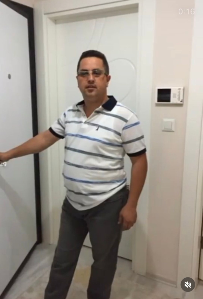 Annesinin sevgilisini, evlerine kurduğu kamera ile takip edip öldürmüş