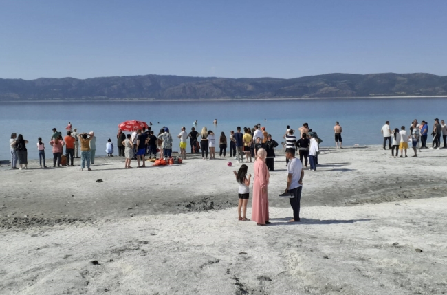 Salda Gölü'nde boğulan İlayda'nın cenazesi, gözyaşları içinde alındı