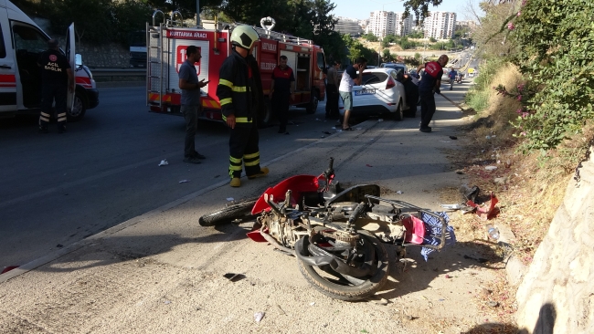 Motosiklet sürücüsü feci kazada can verdi!
