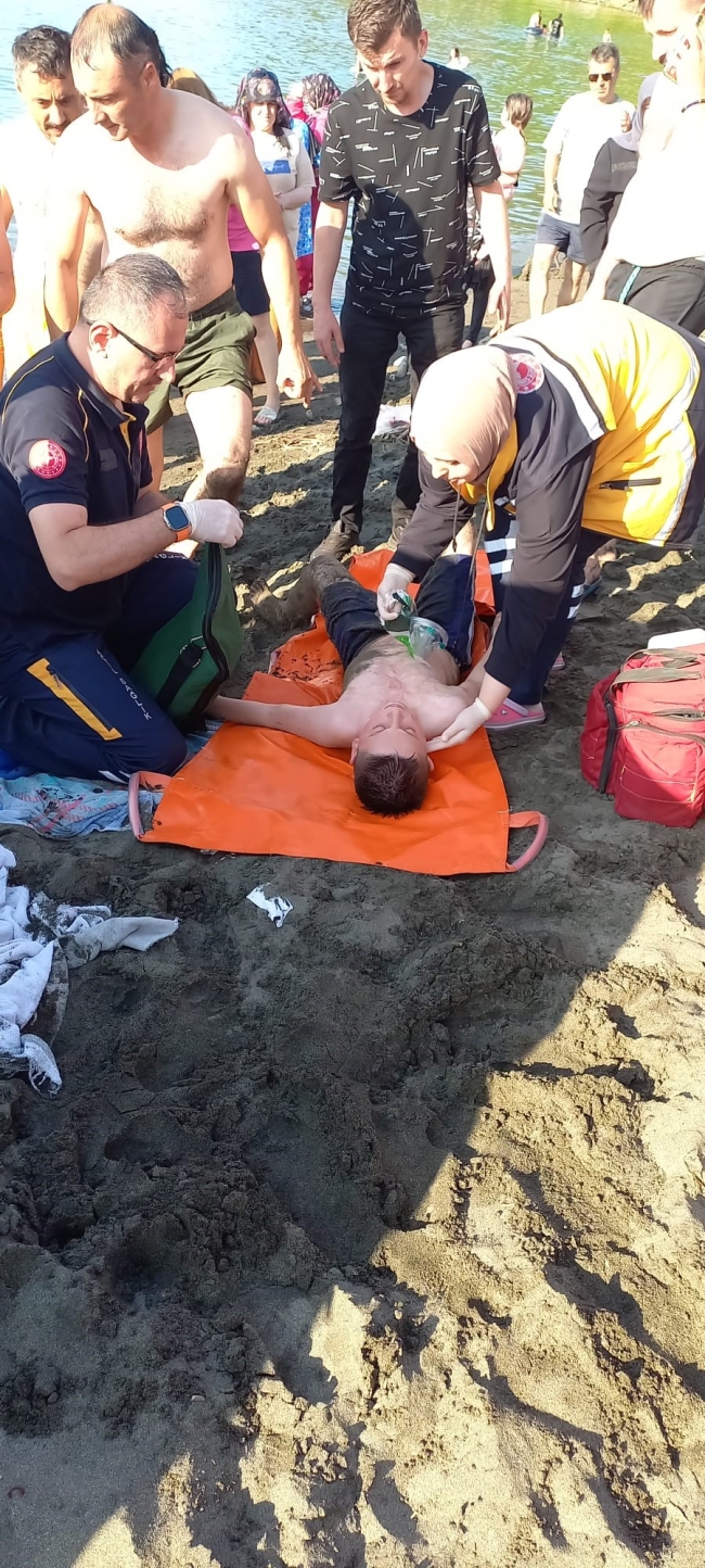 Zonguldak'ta 2 çocuk denizde boğulma tehlikesi geçirdi