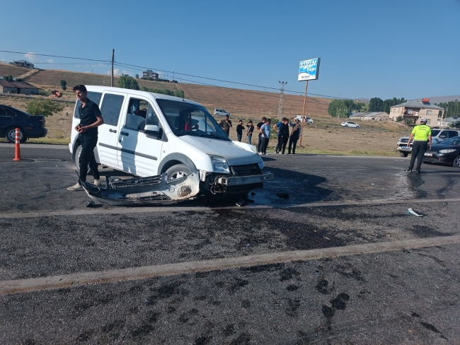 Van'da zincirleme kaza: 13 yaralı