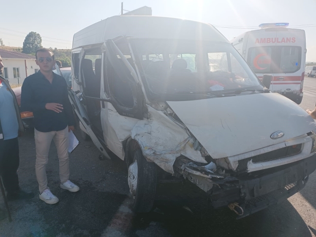 Van'da zincirleme kaza: 13 yaralı