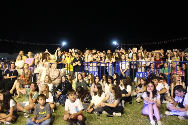 Sakiler grubu Tekirdağ’da konser verdi