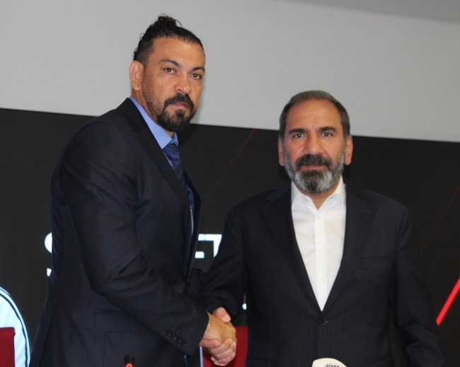 Servet Çetin Sivasspor’a imzayı attı