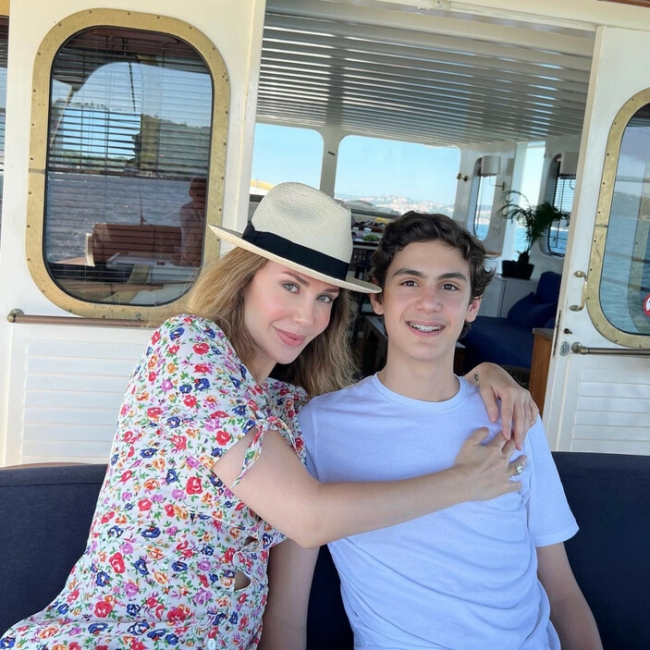 Demet Şener annesini paylaştı