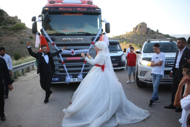 TIR gelin arabası oldu