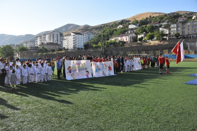 Bitlis’te yaz spor okullarının açılışı yapıldı