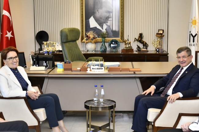 Davutoğlu'ndan Akşener'e 'Hayırlı olsun' ziyareti
