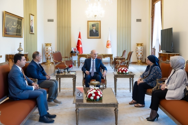 TBMM Başkanı Kurtulmuş, Şehit Öğretmen Aybüke Yalçın'ın ailesini kabul etti