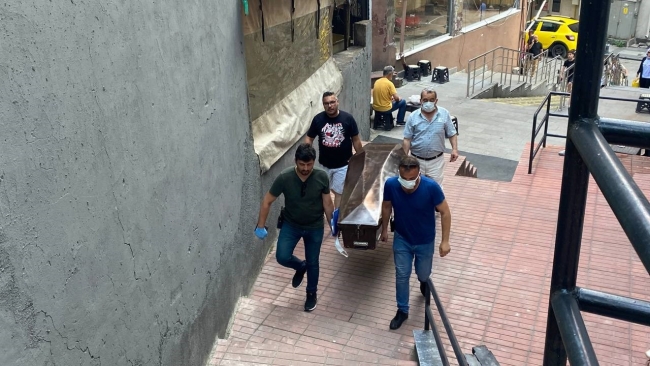 Yalnız yaşadığı evinde ölü bulundu