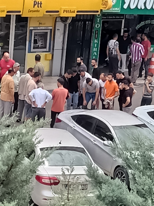 Bursa'da bıçaklar konuştu! 2 yaralı