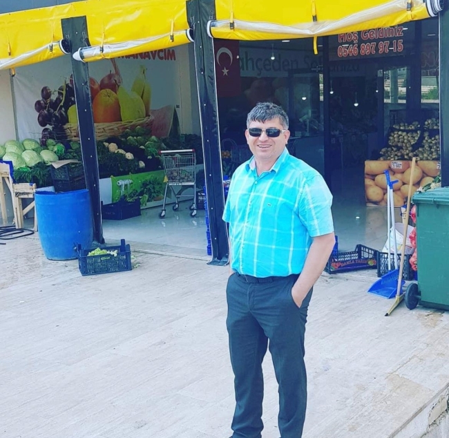 Otomobil TIR'a arkadan çarptı