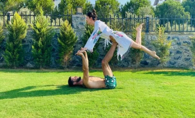 Berk Oktay eşi Yıldız Çağrı Atiksoy’a milyon TL'lik hediye