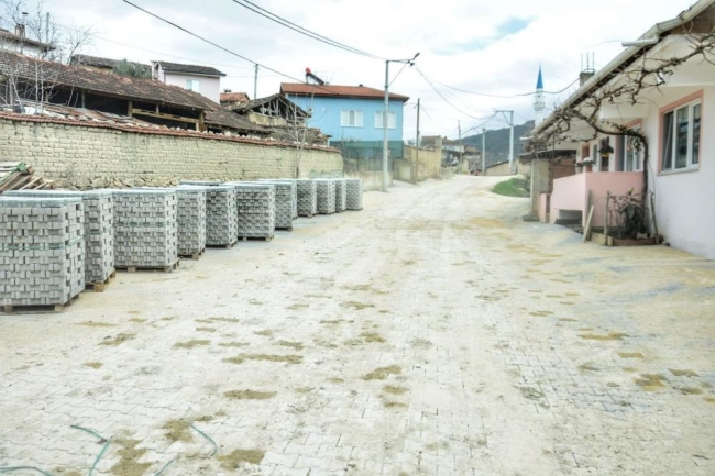 Yenişehir'e sokak ve caddeler parke taşı ile daha güzel