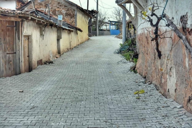 Yenişehir'e sokak ve caddeler parke taşı ile daha güzel
