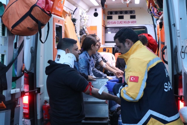 Bolu'da TIR ile otomobil çarpıştı: 6 yaralı