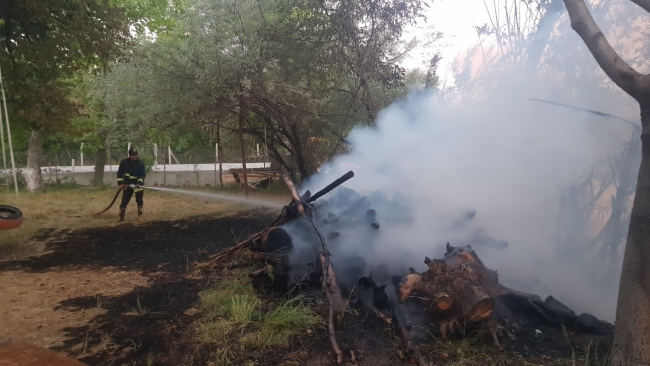 Van'da itfaiye ekipleri 18 saatte 18 yangına müdahale etti