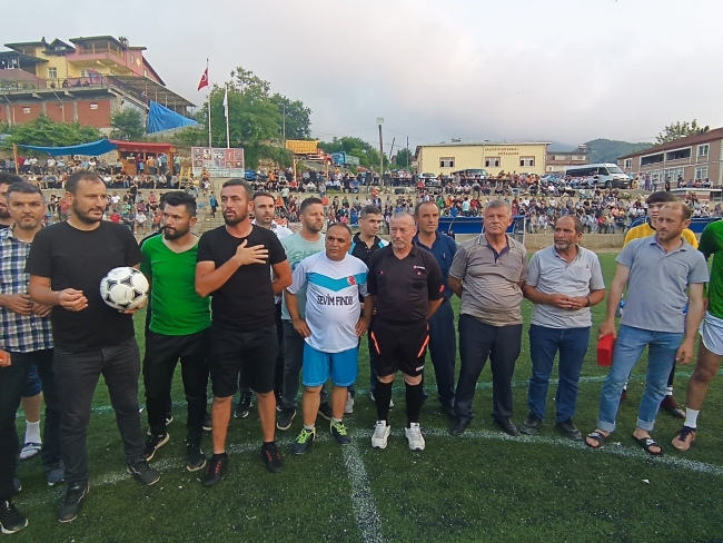 Alaplı'da geleneksel futbol turnuvası düzenlendi