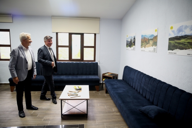 Üçpınar’daki eski köy okulu konuk evi oldu