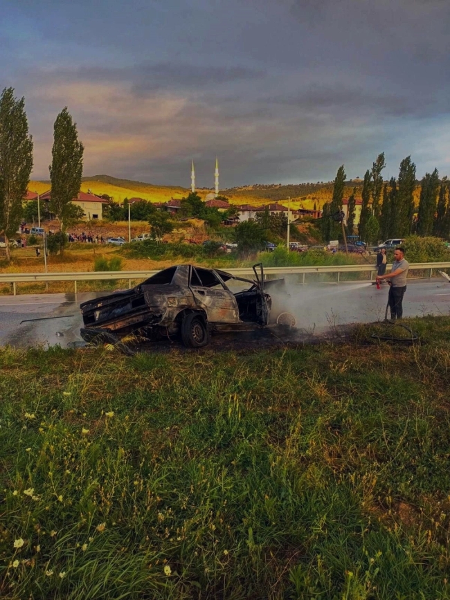 Kütahya'da iki otomobil çarpıştı: 6 yaralı