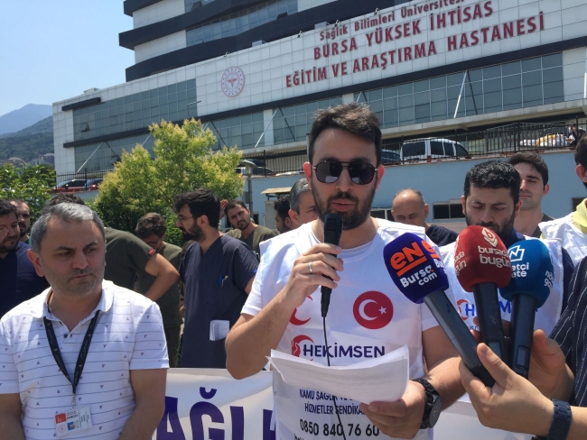Bursa'da sağlık çalışanları iş bıraktı!