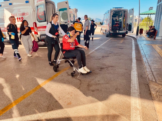 Isparta’da midibüs şarampole devrildi! 1 ölü, 36 yaralı