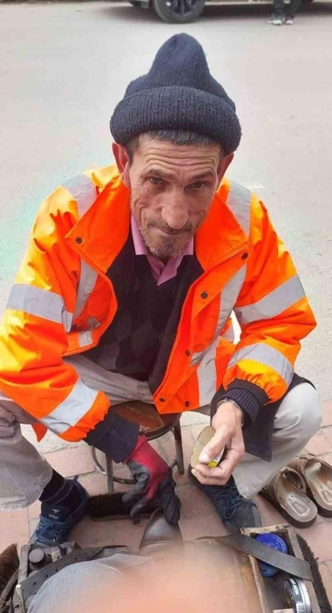 Ayakkabı boyacısı son yolculuğuna uğurlandı