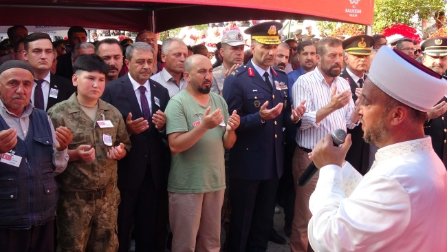 Balıkesir şehidine veda etti!