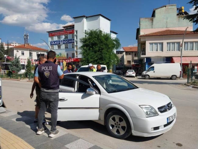 Çorum Sungurlu'da polisten şok uygulama