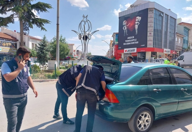 Çorum Sungurlu'da polisten şok uygulama