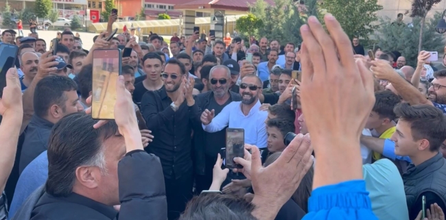 Hakan Çalhanoğlu Bayburt'ta coşkuyla karşılandı