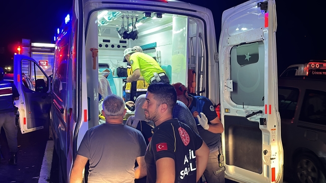 Düzce'de zincirleme trafik kazası: Çok sayıda yaralı var