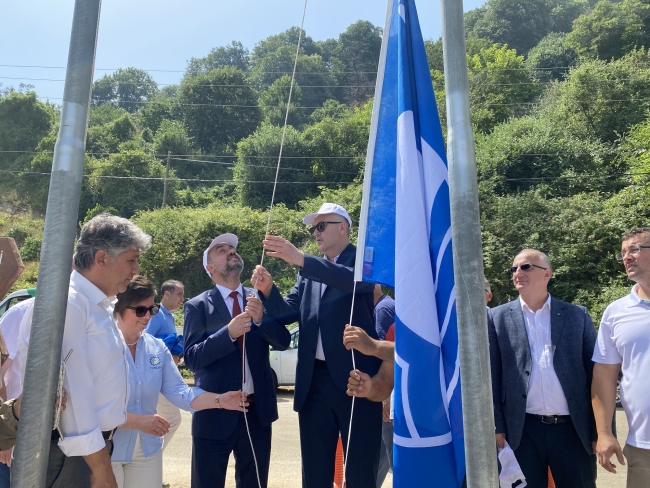 Mavi Bayrak artık Karacabey'de de dalgalanıyor