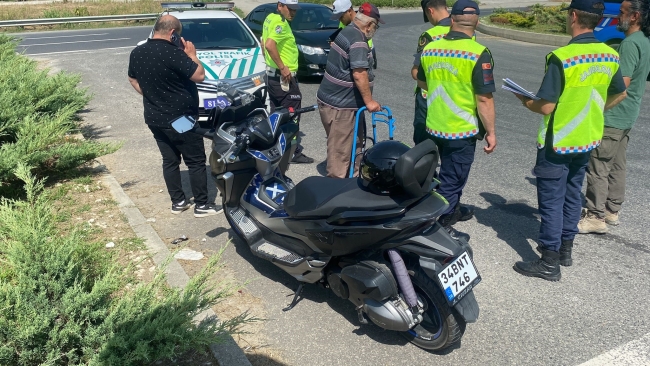 Kavşakta iki motor çarpıştı: 1 yaralı