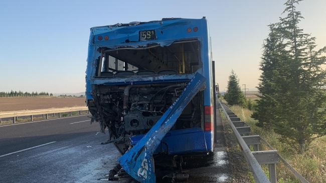 Ankara'da kamyon otobüse çarptı! Çok sayıda yaralı var