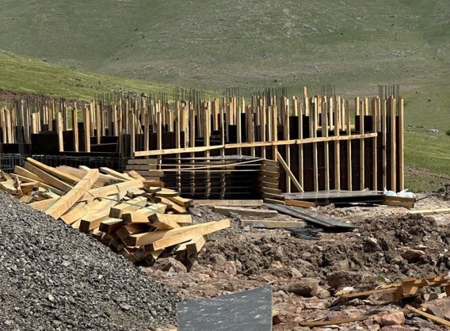Enkaza dönen mahalle yeniden inşa ediliyor