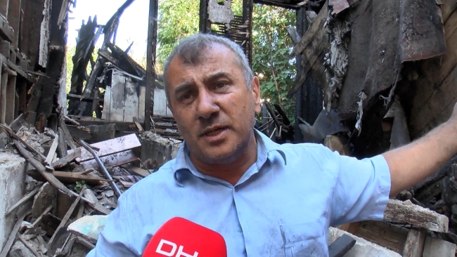 Yangın çıkan metruk bina çöktü
