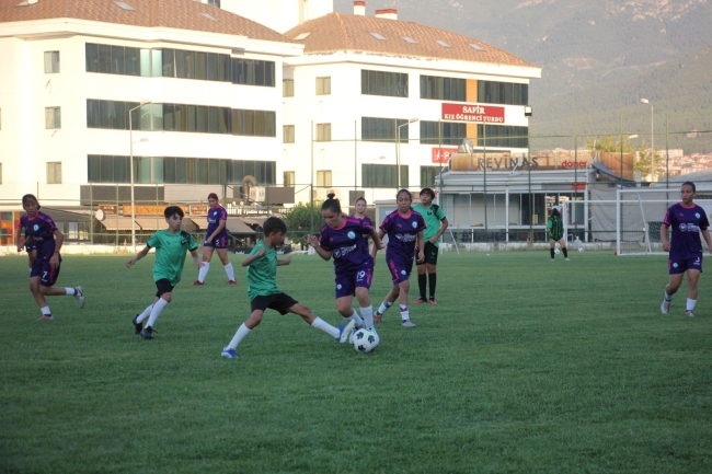 Denizlispor’un geleceği minikler, yeni sezonu açtı