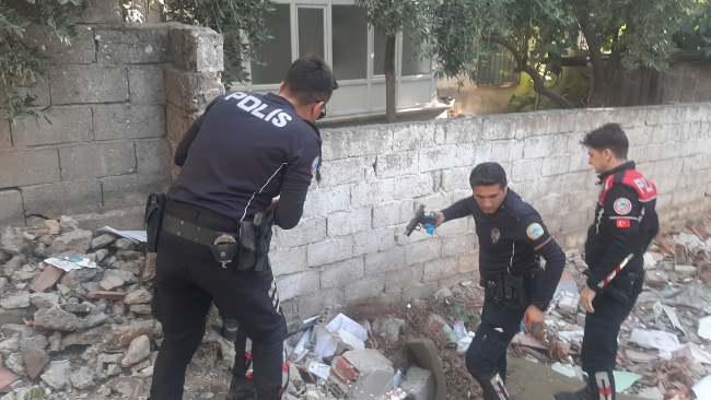 Ağabeyini yakalanınca tabancayla rastgele ateş açtı