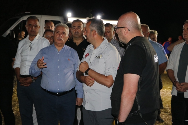 AFAD Başkanı Sezer: "Tekirdağ'daki yangın enerjisini kaybediyor"