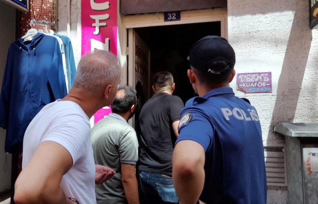 Sahte altınları satmaya çalışan 3 kişi yakalandı