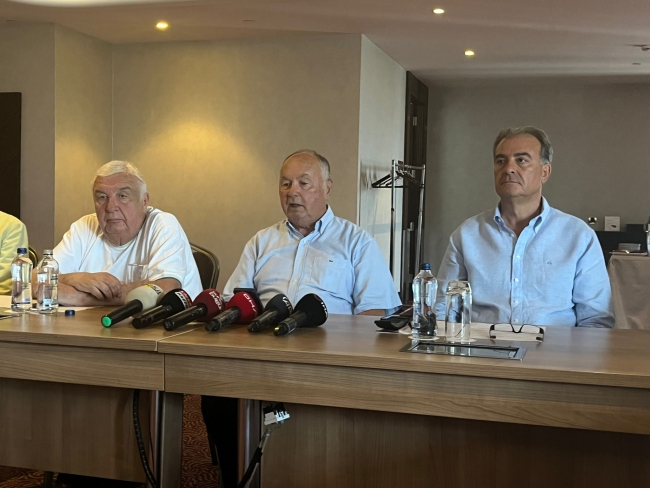 Uludağ'daki işletmecilerden Alan Başkanlığı'na destek