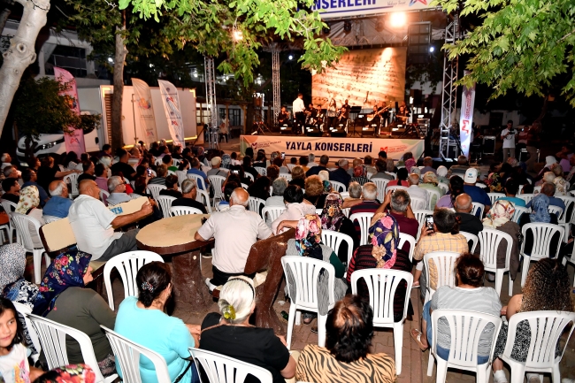 Mersin'de yaz akşamları yayla konserleriyle şenleniyor