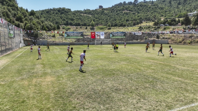 Mersin'de Geleneksek Fındıkpınarı Futbol Turnuvası başladı