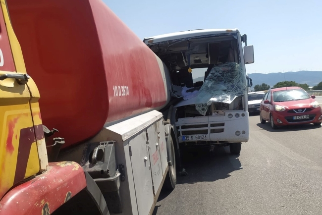 Maden işçilerini taşıyan servis kaza yaptı! 16 yaralı