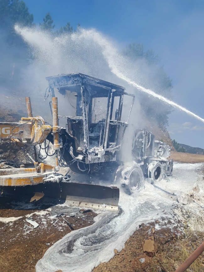 Muğla'da iş makinesi alev topuna döndü