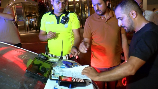 Taksim’de ticari taksilere alkol ve uyuşturucu denetimi