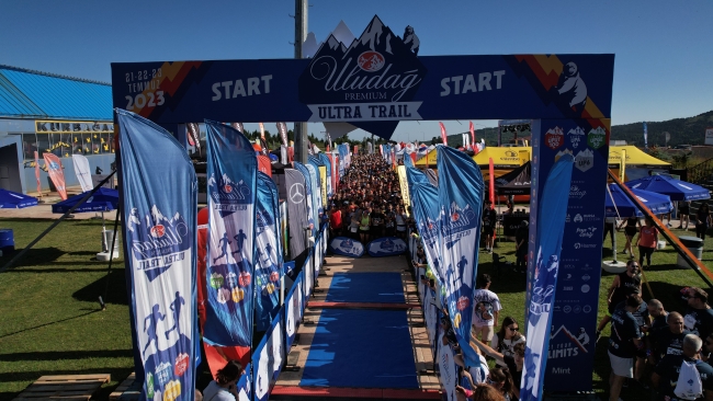 Uludağ'da 2 bin 200 koşucu, ‘Ultra Trail’ heyecanı yaşadı